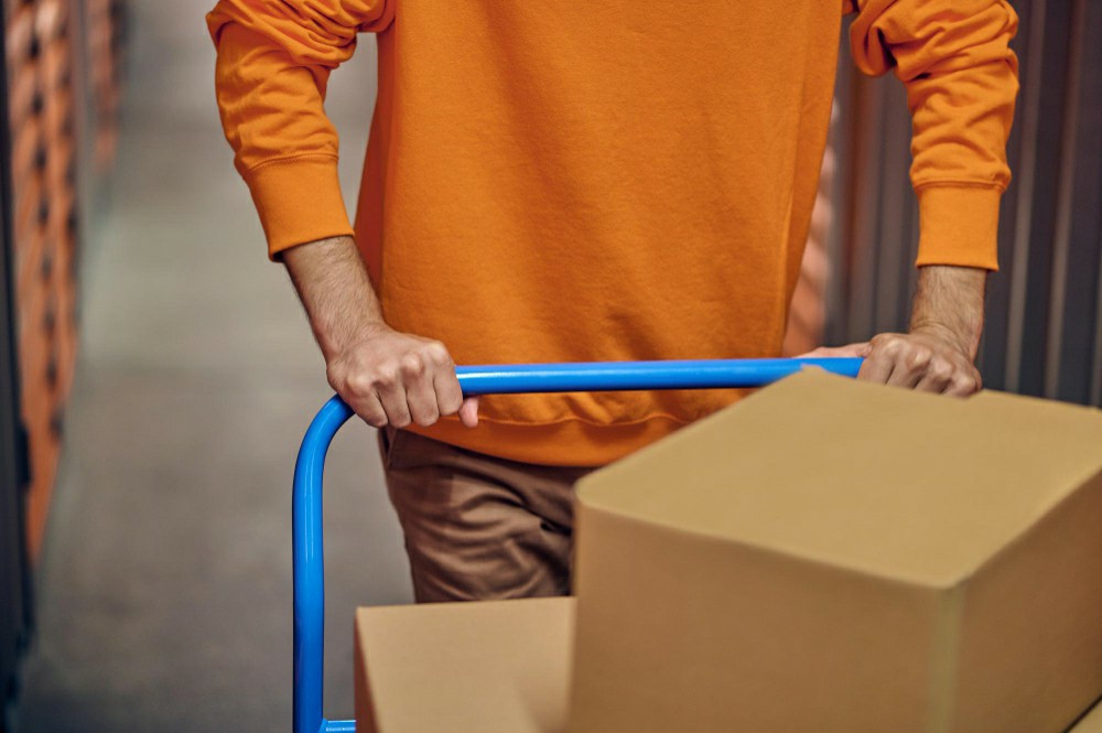Harnessing Safety: The Crucial Role of Manual Handling Courses in Irish Workplaces - Health and Safety Training UK
