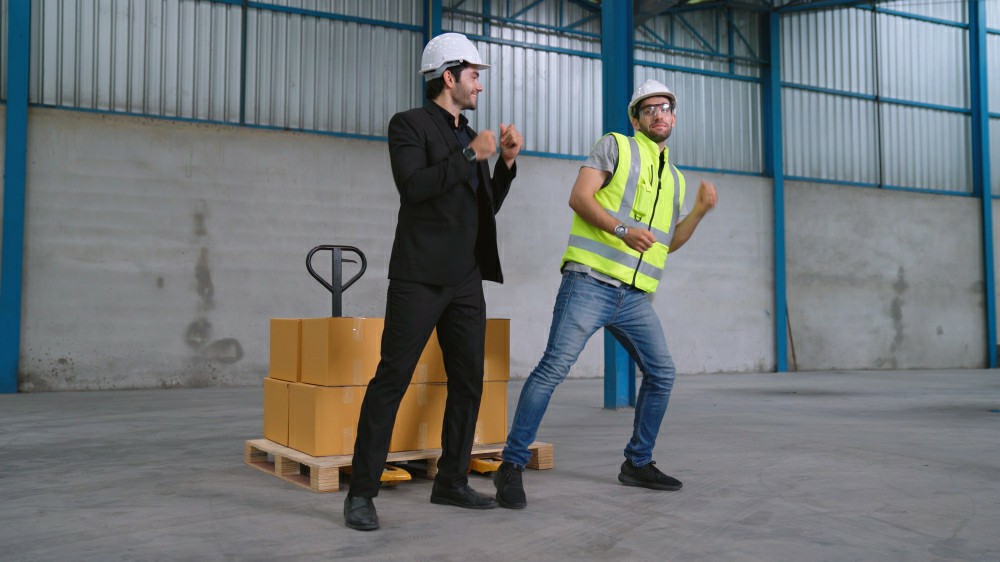 Elevate Your Workplace Safety with Chris Mee's Manual Handling Training - Health and Safety Training UK