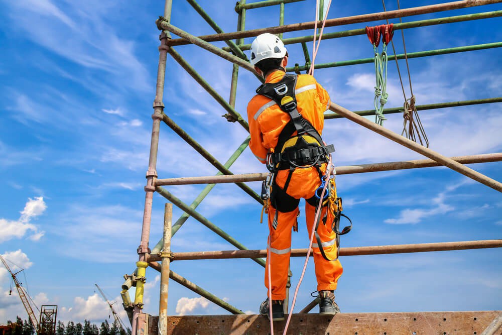 Enhancing Working at Heights Safety Through Effective Communication Strategies - Health and Safety Training UK