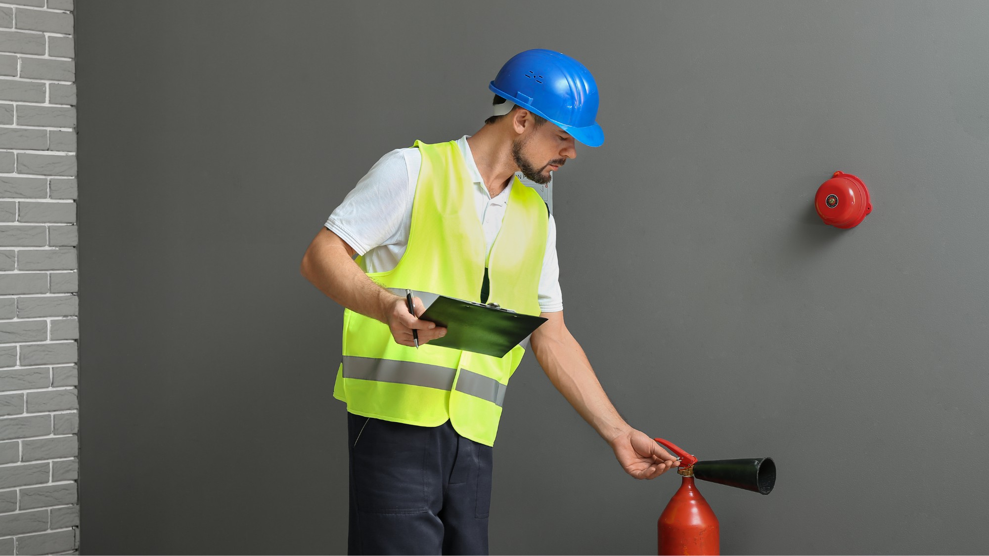 Ensuring Safety: The Vital Role of Fire Warden and Fire Marshal Certifications in Irish Workplaces - Health and Safety Training UK