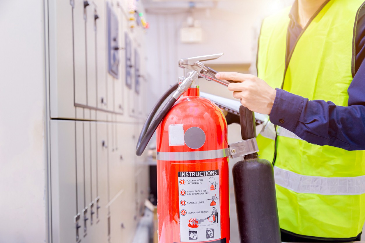 Maximize Workplace Safety: The Indispensable Benefits of Fire Warden and Fire Marshal Training in Ireland - Health and Safety Training UK