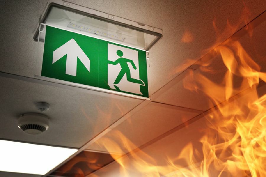 Master Workplace Fire Safety with Our Online Fire Extinguisher Certification Course in Ireland - Health and Safety Training UK