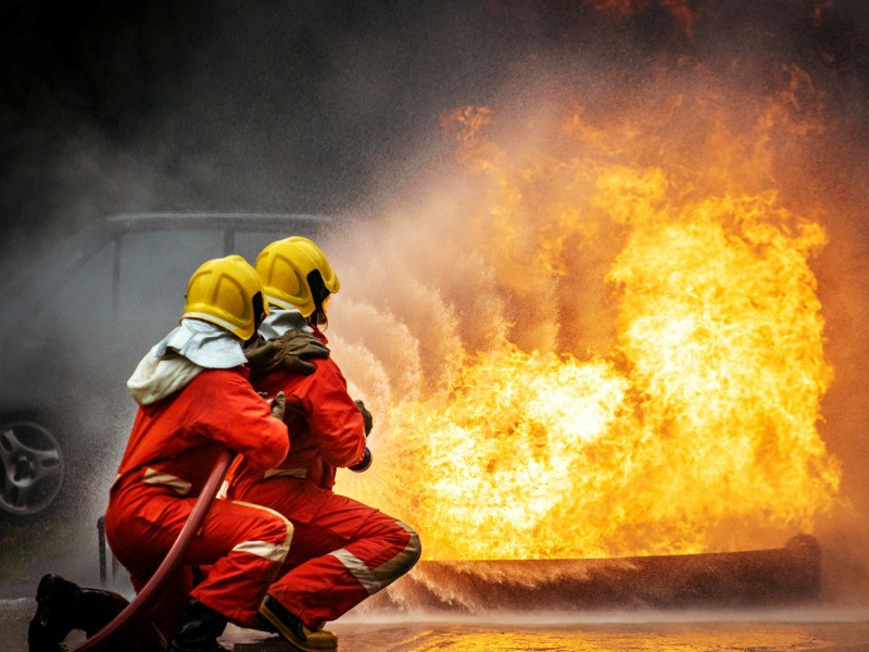 Empower Your Workforce: Online Fire Extinguisher Training and Certification in Ireland - Health and Safety Training UK